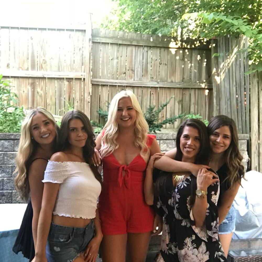 Meet your Posher, Maya